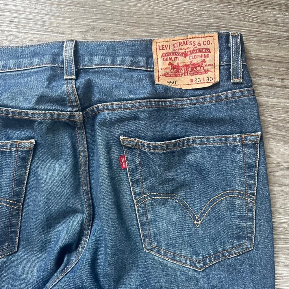 Levis 550 Relaxed Fit Jeans Men 33x30 Dark Wash Blue Denim 100% Cotton 550-0216